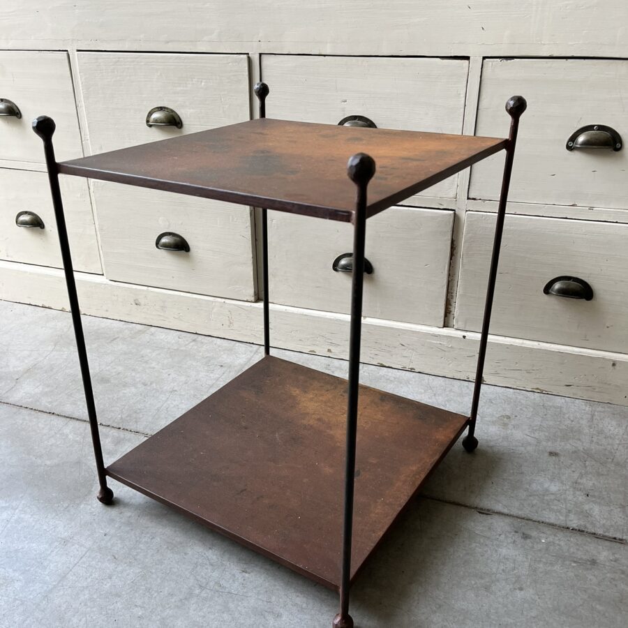 Etagere di Ferro